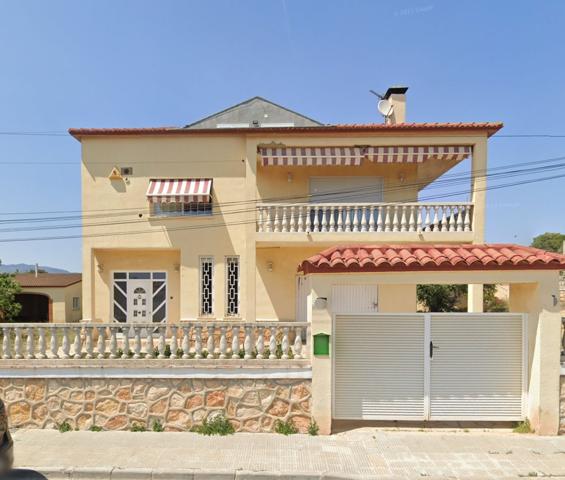 Villa En venta en Santa Oliva photo 0