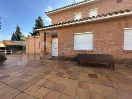 Unifamiliar Separadas En venta en Sant Cugat Del Vallès photo 0