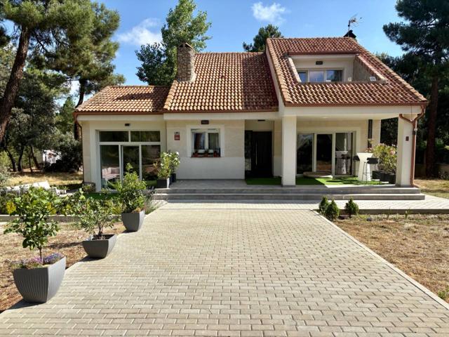 Venta de villa en Pinar Jardín photo 0