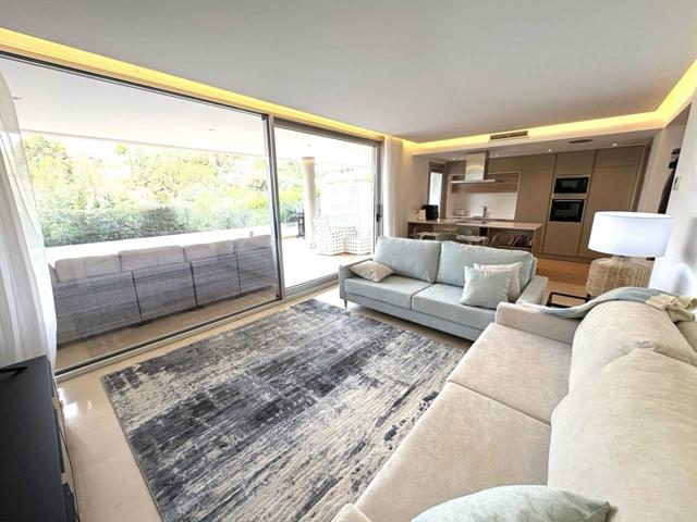 Apartamento en alquiler en Benahavís photo 0