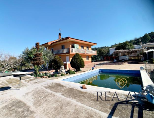 CASA PARA UNA O DOS FAMILIAS - PISCINA - VALLIRANA photo 0