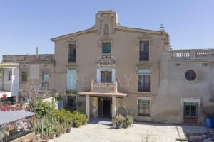 MASIA EN VENTA - SANT BOI DE LLOBREGAT photo 0