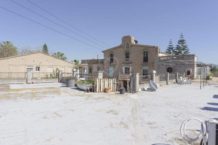 MASIA EN VENTA - SANT BOI DE LLOBREGAT photo 0