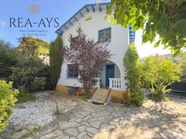 Casa con encanto en el centro de Begues | 5 habitaciones | Gran jardín privado photo 0