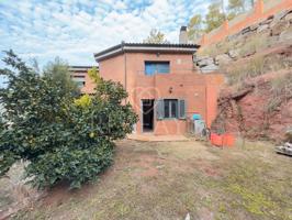 Chalet independiente en Cervelló, próximo a Vallirana – Amplio, luminoso y con gran potencial photo 0