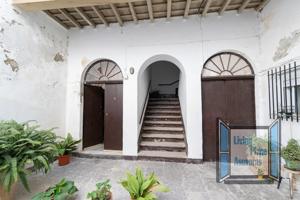 VENTA DE CUATRO FINCAS EN UN EDIFICIO EN EL CASCO HISTÓRICO DE EL PUERTO DE SANTA MARÍA photo 0