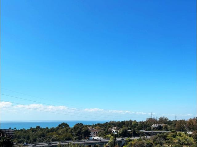 Villa En venta en Marbella photo 0