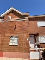 REMAX SORONA VENDE ADOSADO UNIFAMILIAR LUMINOSO Y ACOGEDOR EN QUINTANAR DE LA ORDEN photo 0