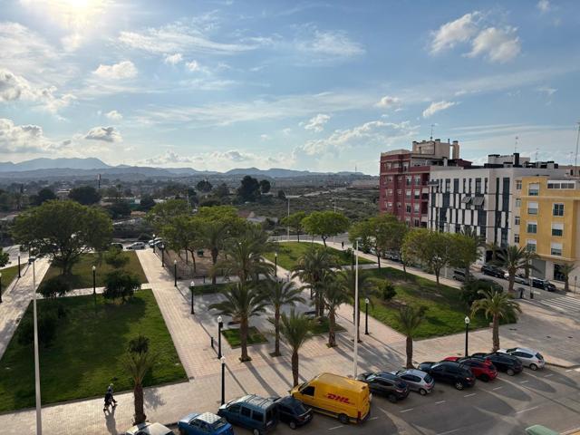 Piso En venta en Elche-Elx photo 0