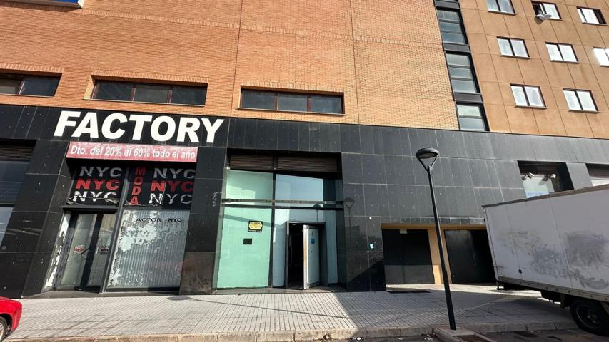 Oficina En venta en Piscinas, Vila-Real photo 0