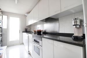 Piso En venta en Barcelona, 41, Vilalba Sasserra photo 0