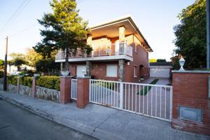 Casa En venta en Rosella, Llinars Del Vallès photo 0