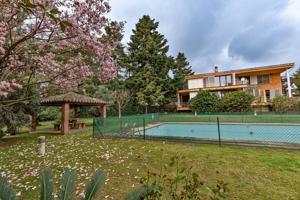 Casa En venta en Avenida Llerona, Les Franqueses Del Vallès photo 0