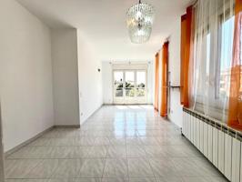 Piso En venta en Avenida Pau Casals, Llinars Del Vallès photo 0