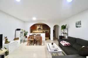 Piso En venta en Cl Joan Maragall, Llinars Del Vallès photo 0