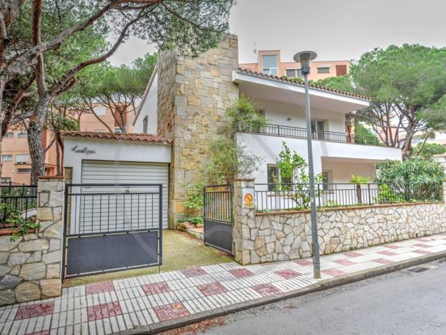 Casa En venta en Castell-Platja D'Aro photo 0