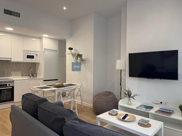 ALQUILER ANUAL – Piso reformado en pleno centro photo 0