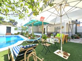 CHALET CON PISCINA EN AVD. DE HUELVA photo 0