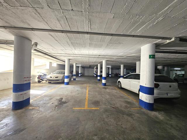 PLAZA DE GARAJE EN AVENIDA LA MANZANILLA photo 0