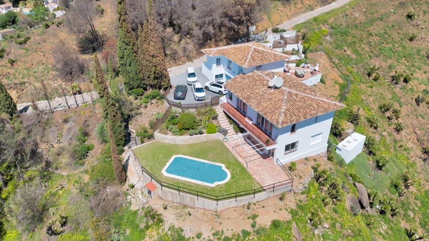 Villa en venta Valtocado, Mijas con apartamento independiente y vistas impresionantes photo 0