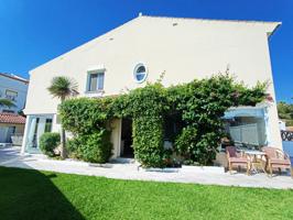 Casa con cuatro dormitorios en Benalmádena, cerca de servicios photo 0