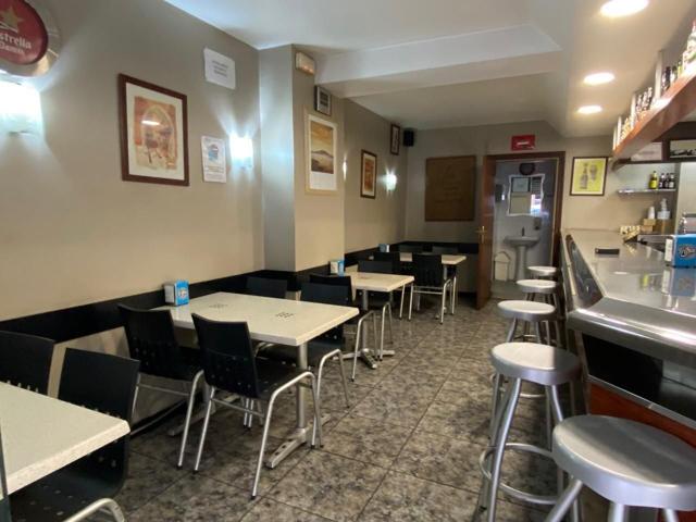 Local-bar en Plaza Unidad de Barberà del Vallès. (Posibilidad cambio uso) photo 0