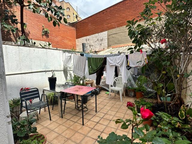 ¡¡¡FANTÁSTICA CASA EN CENTRO DE SABADELL PARA REHABILITAR A TU GUSTO!!! photo 0