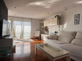 Piso a la venta en Avenida Santa Eulalia, Terrassa! photo 0