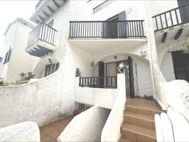 ENCANTADORA CASA ADOSADA ESTILO IBICENCO EN TORREDEMBARRA photo 0