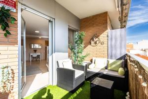 Piso de 2 habitaciones con terraza, luminoso y cerca de todos los servicios en Rubí. photo 0