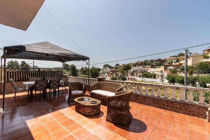 FANTÁSTICA CASA PARA DOS FAMILIAS CON PISCINA photo 0