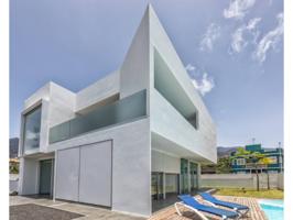 Espectacular casa de dos plantas estilo minimalista en Los Llanos de Aridane photo 0