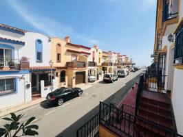 IMPECABLE CASA ADOSADA EN BENALMÁDENA PUEBLO CON VISTAS DESPEJADAS Y AL MAR DESDE LA PLANTA ALTA photo 0