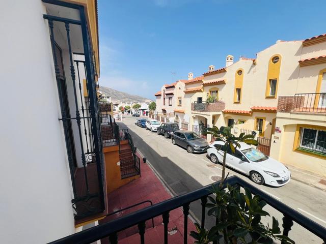 PRECIO NEGOCIABLE !!! IMPECABLE CASA ADOSADA EN BENALMÁDENA PUEBLO CON VISTAS DESPEJADAS Y AL MAR DESDE LA PLANTA ALTA photo 0