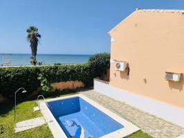 VILLA EN 1ª LÍNEA DE PLAYA EN CHILCHES COSTA photo 0