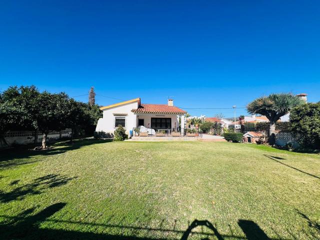 VILLA EN RINCÓN DE LA VICTORIA A 50 METROS DE LA PLAYA photo 0