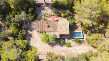 Finca rústica con terreno y piscina en Llubí, junto a la ermita photo 0