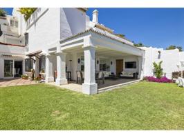 Chalet adosado en venta en Los Naranjos-Las Brisas(29660) photo 0