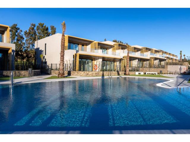 Chalet adosado en venta en Calaburras-El Chaparral(29649) photo 0