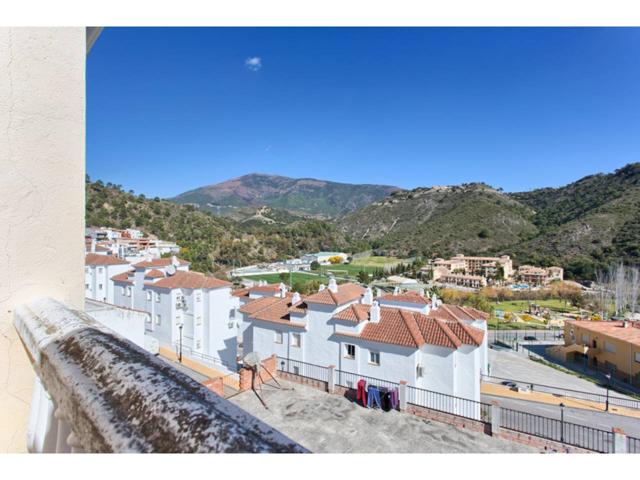 Chalet adosado en venta en Núcleo photo 0