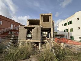 Oportunidad única en Portocolom: terreno con estructura y proyecto listo para personalizar photo 0