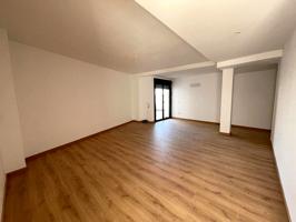Chalet adosado en venta en calle Baylios photo 0