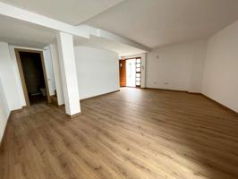 Chalet adosado en venta en calle Baylios photo 0