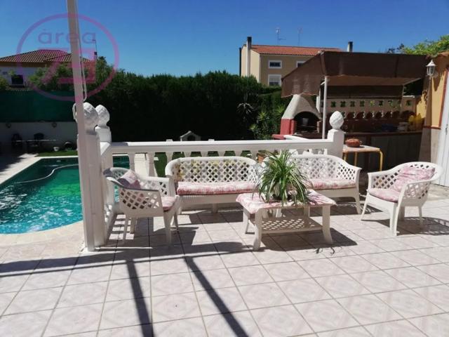 Unifamiliar Separadas En venta en Badajoz photo 0