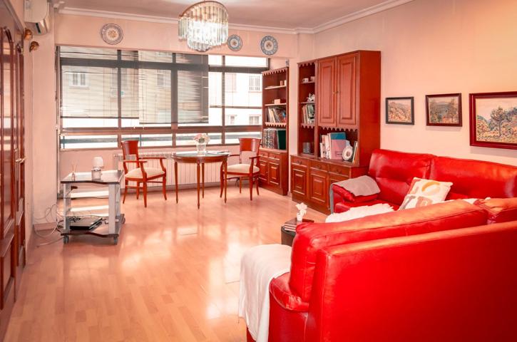 AMPLIA Y ELEGANTE VIVIENDA EN CALLE ANTONIO MAURA photo 0