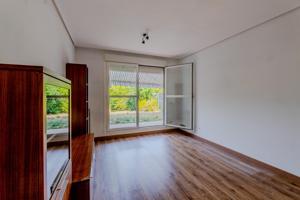 Apartamento con jardín privado, garaje y piscina en Villamediana de Iregua photo 0