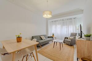 Luminoso piso en Jorge Vigón photo 0