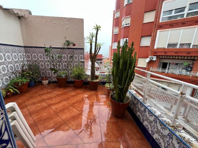 Se vende Piso de tres dormitorios photo 0