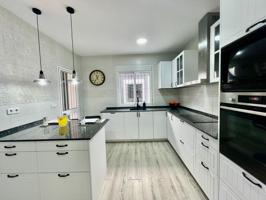 INCREIBLE CASA AMUEBLADA Y COMPLETAMENTE REFORMADA EN LOS BARRIOS photo 0