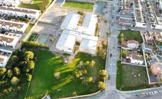 Amplia Casa Pareada con Jardín en la Tranquila Zona de San García, Algeciras photo 0